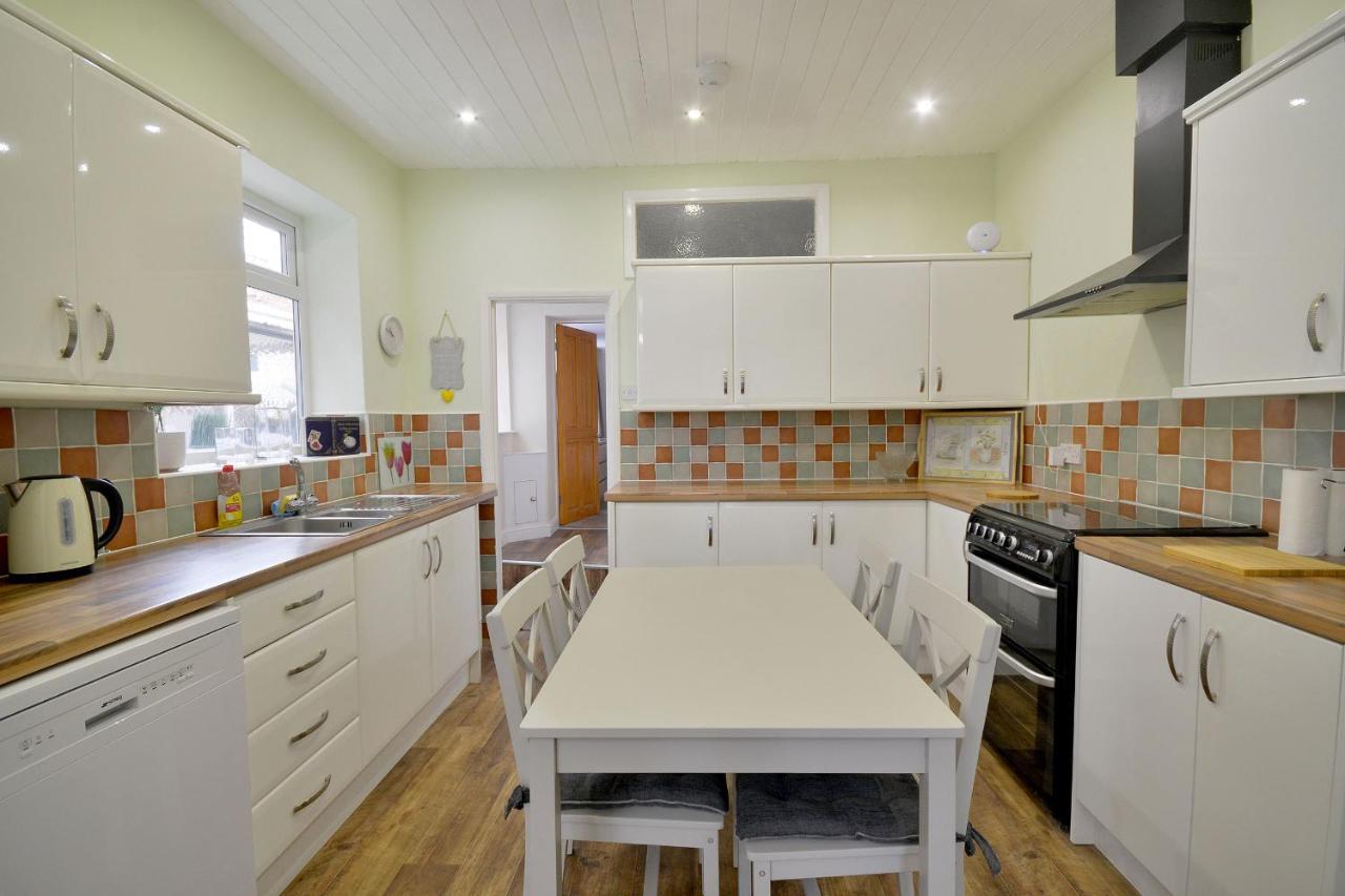 Ground Floor Apartment Up To 6 Guests With Games Chill Out Room Scarborough Luaran gambar