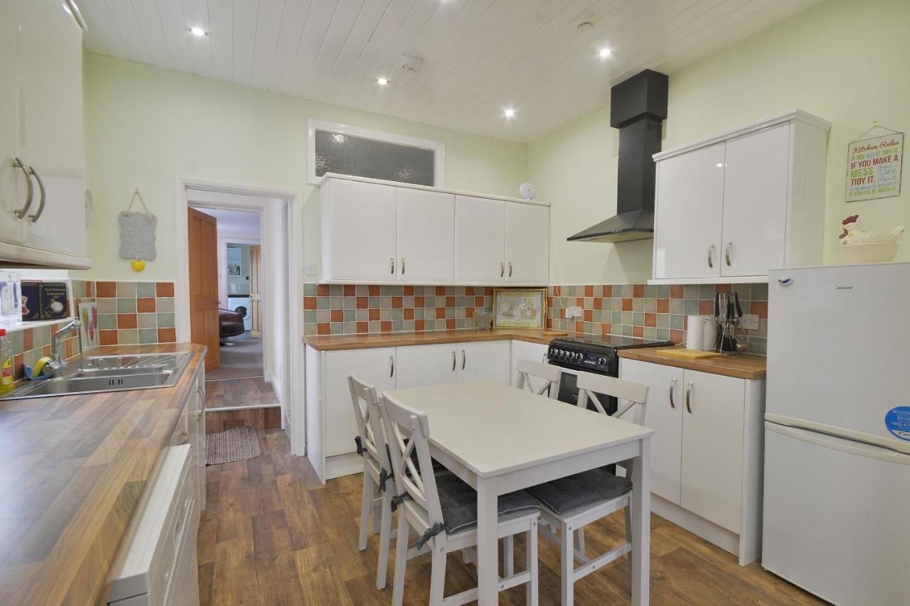 Ground Floor Apartment Up To 6 Guests With Games Chill Out Room Scarborough Luaran gambar
